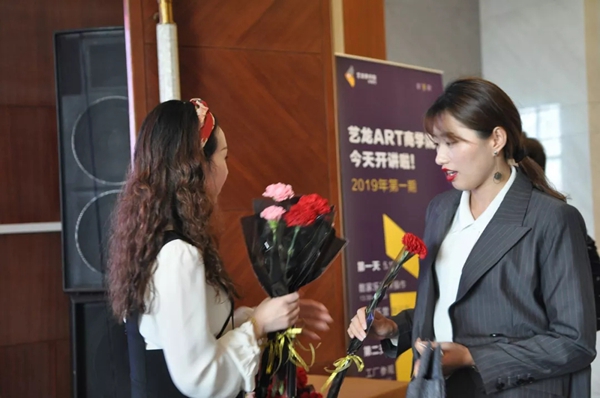 艺龙壁布ART商学院2019第一期培训会完美收官，开启崭新华彩乐章！