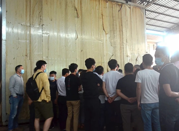 丰成帝纳深圳店面组织居众设计院团队60余人莅临丰成家居参观指导工作！