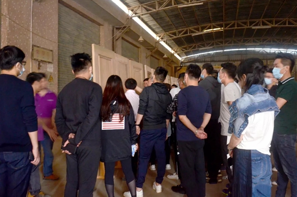 丰成帝纳深圳店面组织居众设计院团队60余人莅临丰成家居参观指导工作！