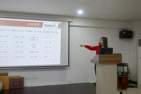 丰成帝纳深圳店面组织居众设计院团队60余人莅临丰成家居参观指导工作！