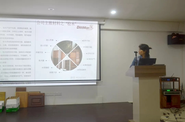丰成帝纳深圳店面组织居众设计院团队60余人莅临丰成家居参观指导工作！