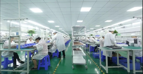 皇家金盾智能锁迎接2019中国建博葵花奖走访调研团采访考察