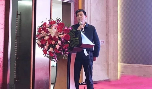 红棉花板材实力见证，耀东华成为定制家居国家创新联盟发起单位！