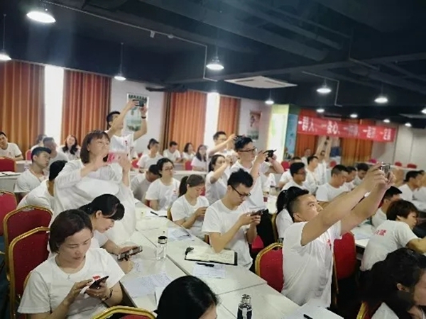 艺龙木门T6特训营正式拉开帷幕，极致赋能！
