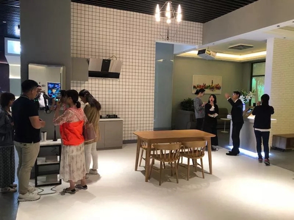 围观贵州大数据综合试验区展示中心内WULIAN南京物联打造的智慧家庭！