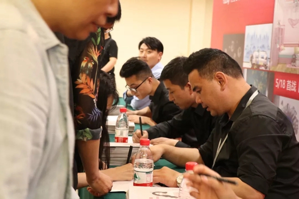 红宝石墙布全国巡回工厂购郑州站首战告捷，打响品牌终端服务计划！