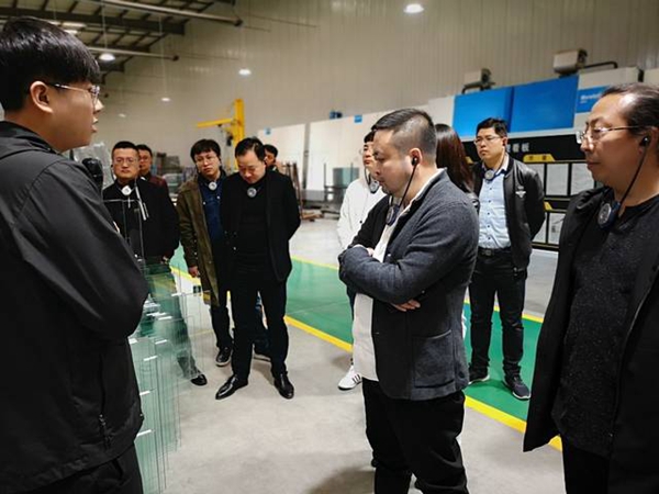 森鹰铝包木门窗迎接哈尔滨家居设计师一行参观体验