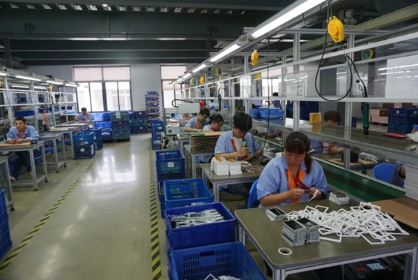中国建博葵花奖走访调研团一行走访冠林科技和VOC威欧希科技