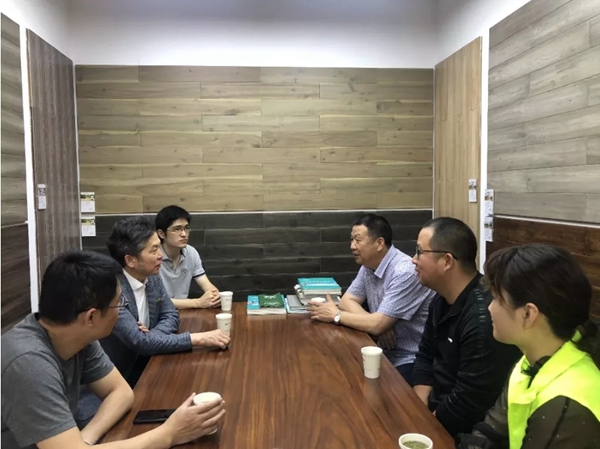 千年舟门业董事长陆铜华亲临中部战区市场调研！