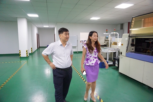 第三届中国建博葵花奖智能家居调研团一行走访冠林科技
