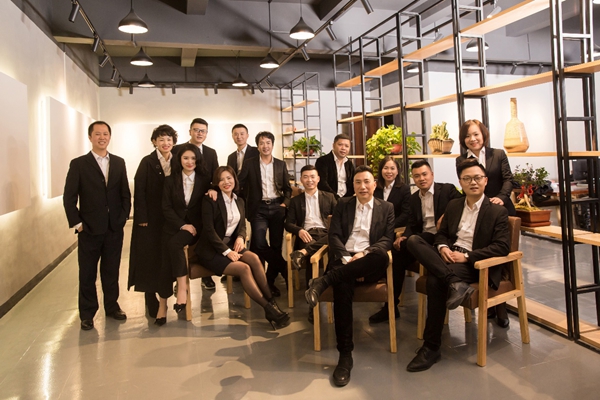 VOC智能锁迎接第三届中国建博葵花奖智能家居调研团一行莅临考察