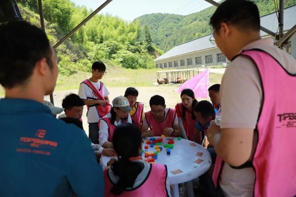 雅菲壁布2019拓展训练圆满结束,增强企业凝聚力!