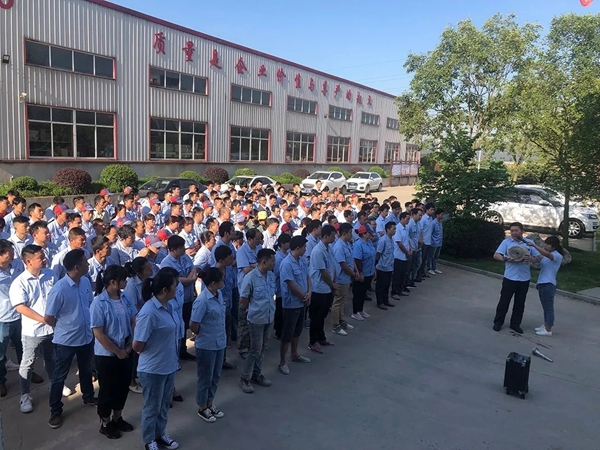 顺心整木家居于厂区开展消防安全知识培训和消防安全演练！