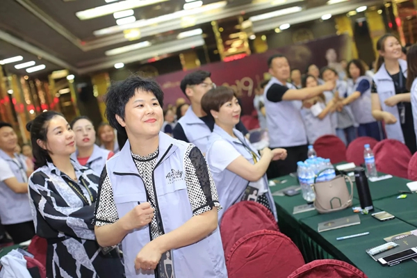 艾是墙布2019 “新零售·大商思维”北区培训会成功举行，打造品牌深远影响！