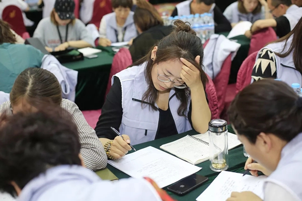 艾是墙布2019 “新零售·大商思维”北区培训会成功举行，打造品牌深远影响！
