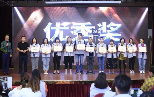 艾是墙布2019 “新零售·大商思维”北区培训会成功举行，打造品牌深远影响！