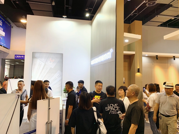 中国永康门博会丨乐臣木门罗年斌：用最好的“创意”设计出最美的产品！