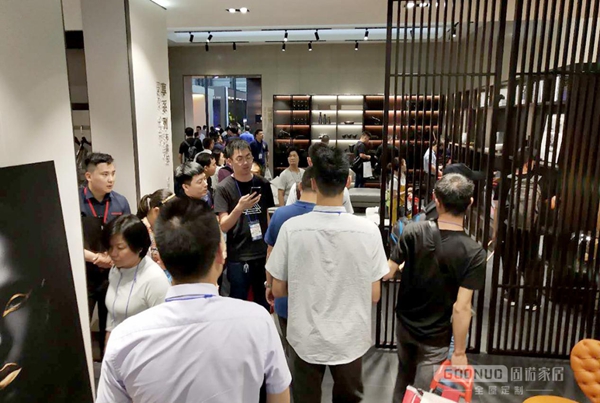 直击固诺家居上海展位现场，展会首日火爆非凡！