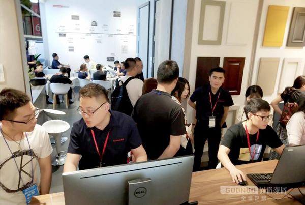 直击固诺家居上海展位现场，展会首日火爆非凡！
