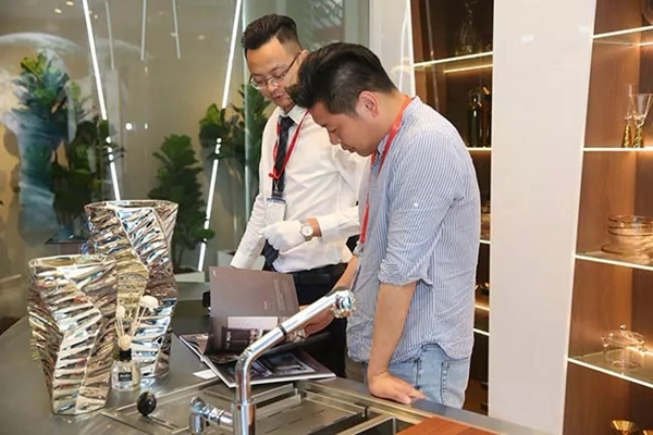 百能橱柜携硬核新品亮相中国国际厨卫展,参展首日燃爆全场!