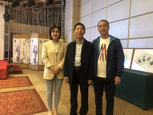 兄弟木业：“仁德博爱”曹伯铭先生书法作品集募扶贫捐助活动！