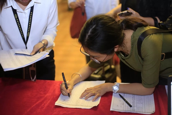 艾是墙布2019 “新零售·大商思维”南区培训会圆满结束，书写更辉煌的篇章！