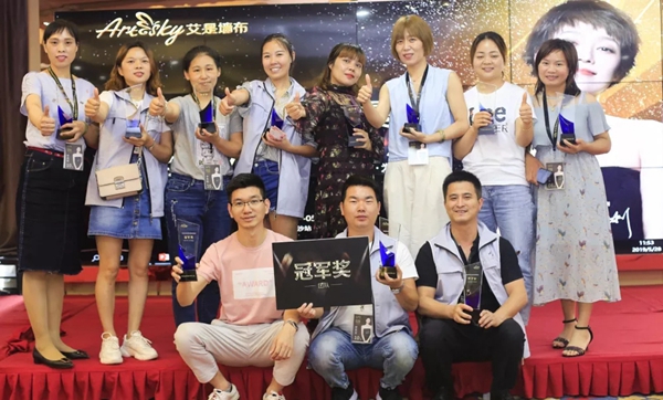 艾是墙布2019 “新零售·大商思维”南区培训会圆满结束，书写更辉煌的篇章！