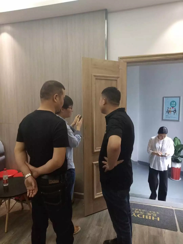 弘彬木门与您携手共创未来，期待与您再次相遇！