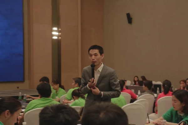 伊恋全屋定制赋能经销商，“引领智慧，蝶变新生”培训峰会圆满结束！