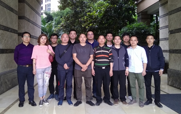 重庆木门及定制企业在利物因体验店沙龙聚会