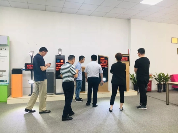 南泽迎接特斯联集团领导莅临调研