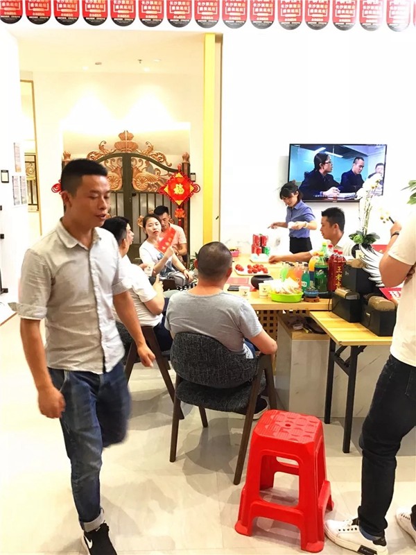 卫朗铝艺长沙专卖店正式开业！