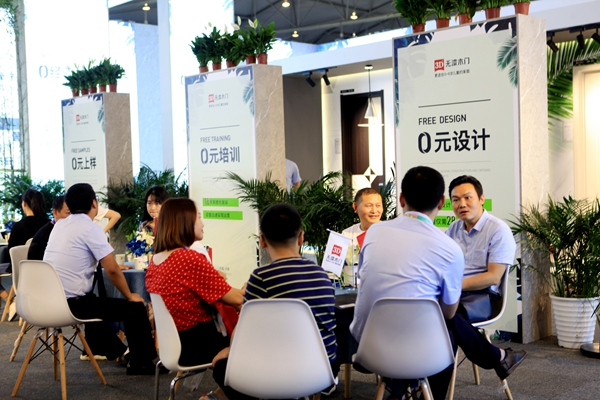 3D无漆木门亮相第六届中国西部门窗暨定制家居博览会！