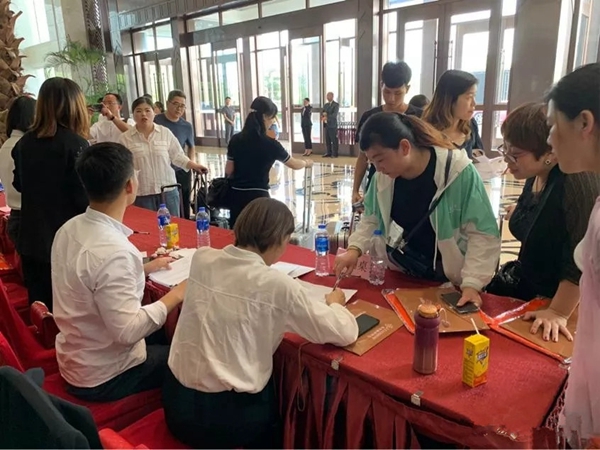 领绣刺绣墙布商学院2019精英培训会隆重开启,为培养优秀战士努力!