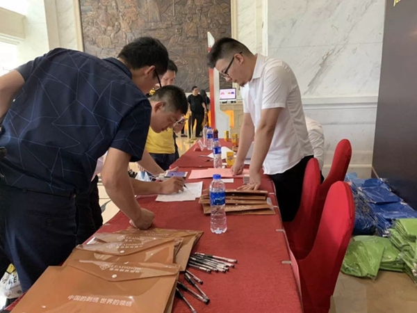 领绣刺绣墙布商学院2019精英培训会隆重开启,为培养优秀战士努力!