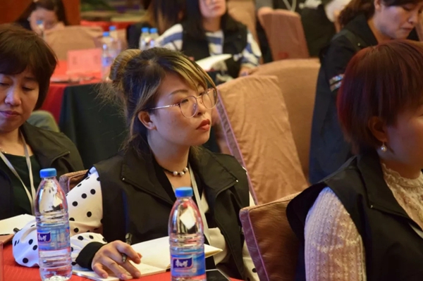 意盛豪庭墙布全国巡回财富论坛培训会西安站完美收官!