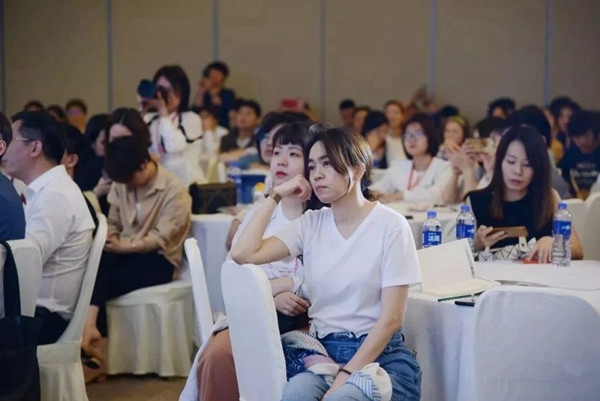 美登斯布艺首届美学与营销分享研讨会成功举办，让我们一起携手同行！
