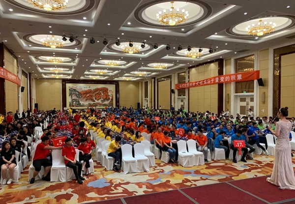 领绣刺绣墙布商学院2019精英培训会正在进行中，看有什么干货！