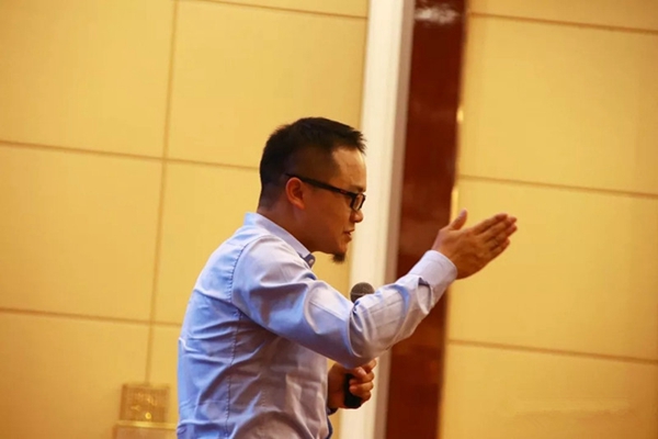 领绣刺绣墙布商学院2019精英培训会正在进行中，看有什么干货！