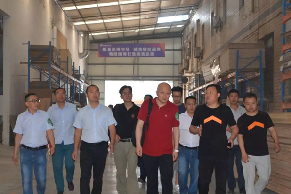 中国木门技术联盟“行走的产业链”走进宜居木门！
