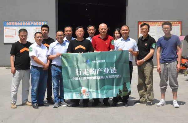 中国木门技术联盟“行走的产业链”走进宜居木门！