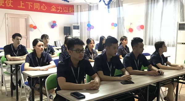 御皇贵族门窗成功举办5月招商总结大会,为2019年持续腾飞奠基!