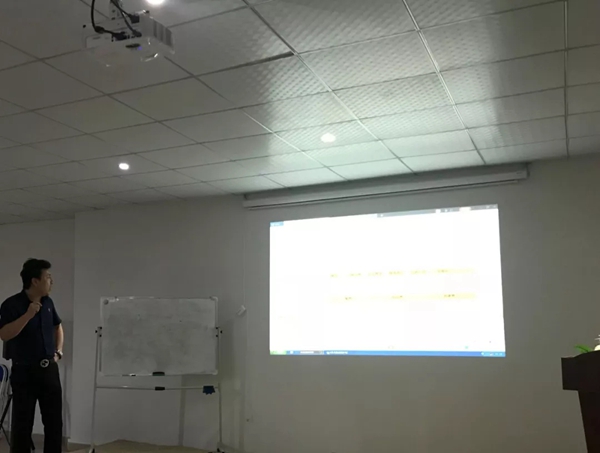御皇贵族门窗成功举办5月招商总结大会,为2019年持续腾飞奠基!