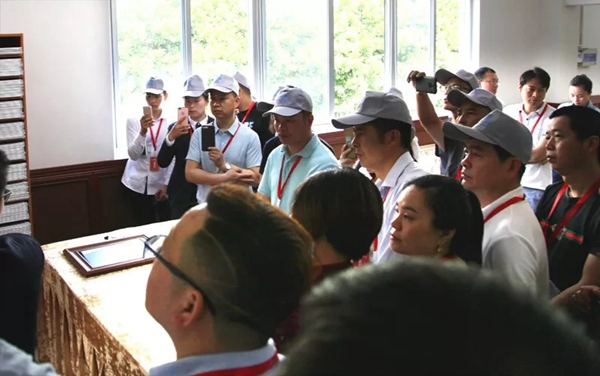 白璧无缝墙布2019服务进阶交流会圆满结束，共同为服务创造价值！