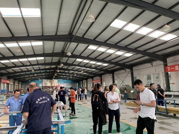 舒驰门窗迎接红星美凯龙M+团队一行参观考察