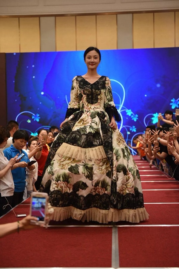 领绣刺绣墙布“赋能终端 雄霸市场”精英培训会圆满落幕，2019赢战终端！