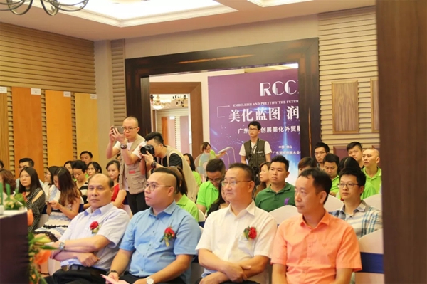 润成创展迈步国际,强势进驻美化外贸展厅!