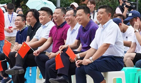 “祝福祖国 唱响新时代”活动在双羽有限公司广场隆重举行！