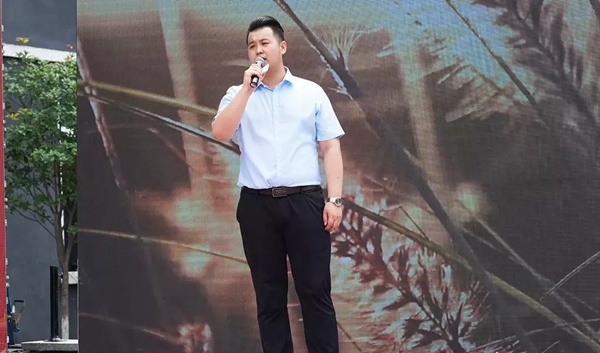 “祝福祖国 唱响新时代”活动在双羽有限公司广场隆重举行！