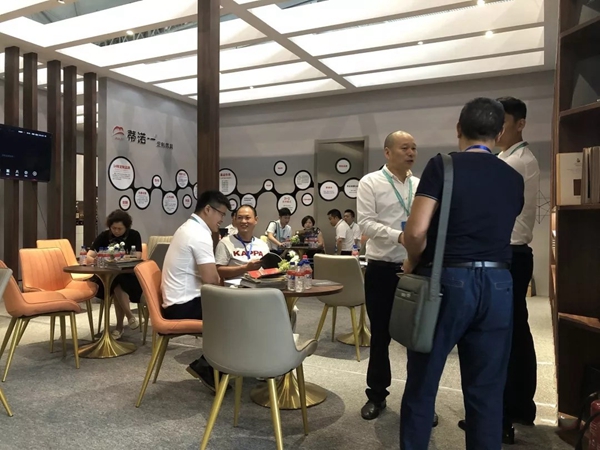 蒂诺一全屋定制创享家诠释智能家居新概念，黑科技为你打造智能环保家居